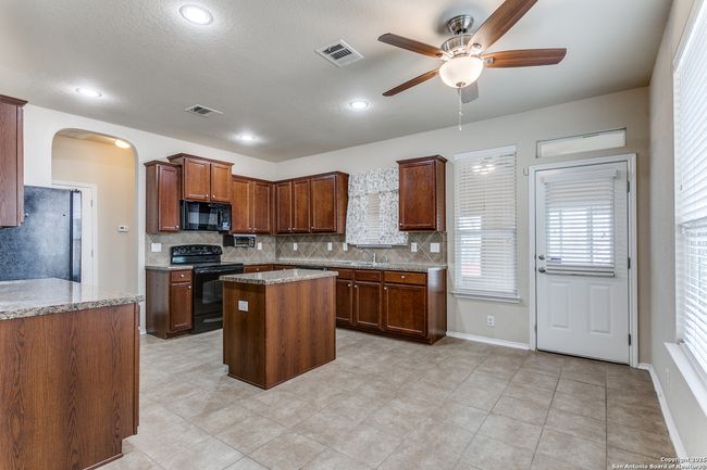 2629 War Admiral, House other with 3 bedrooms, 2 bathrooms and null parking in Schertz TX | Image 6