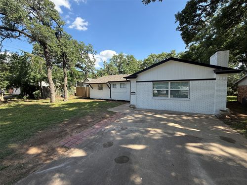 2202 Pontiac Dr, Arlington, TX, 76013-1414 | Card Image