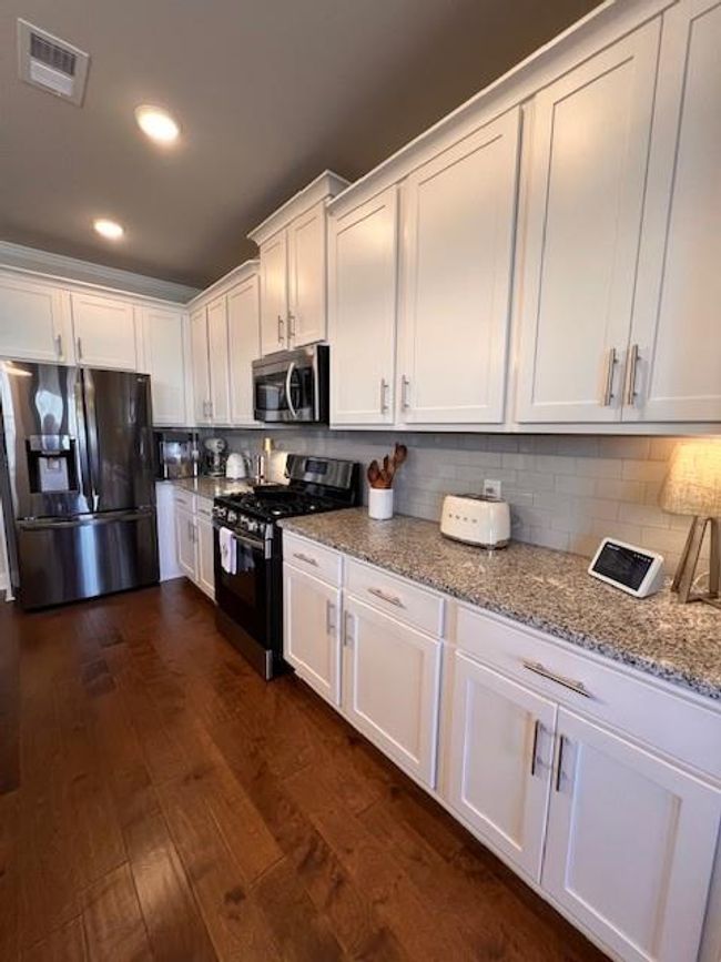 1935 Manor Pointe Dr, Condo with 3 bedrooms, 3 bathrooms and null parking in Cumming GA | Image 9
