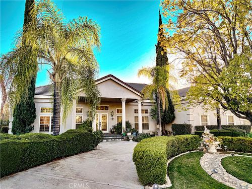 685 Bradbury Dr, Redlands, CA, 92374-6381 | Card Image