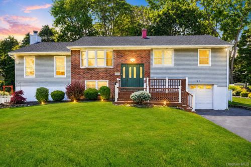 13 Bayview Dr, Stony Point, NY, 10980-1301 | Card Image