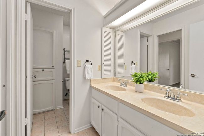 6210 Meadow Grv, House other with 3 bedrooms, 2 bathrooms and null parking in Windcrest TX | Image 5