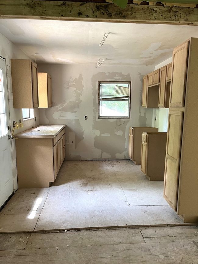Kitchen | Image 8