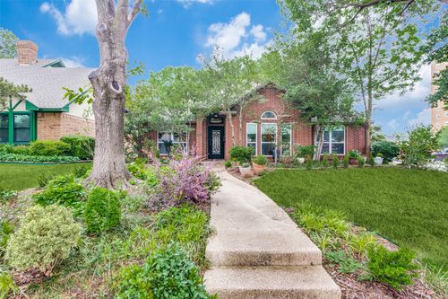 2229 Weatherbee St, Fort Worth, TX, 76110-1247 | Card Image