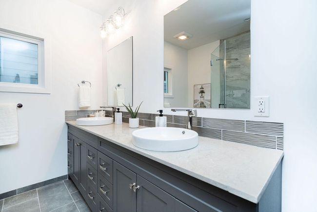 Primary Bath | Image 17