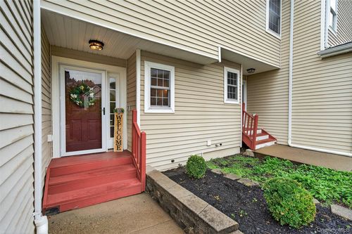 80 Pewter Cir, Chester, NY, 10918-3135 | Card Image