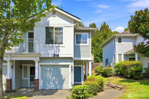 h-214 S 48th St, Renton, WA, 98055-7982 | Card Image