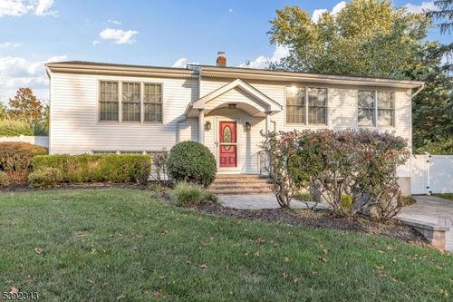 1 Kingsbridge Rd, Somerset, NJ, 08873-2329 | Card Image