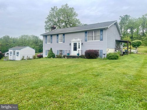 27 Canterbury Dr, Martinsburg, WV, 25403-1968 | Card Image