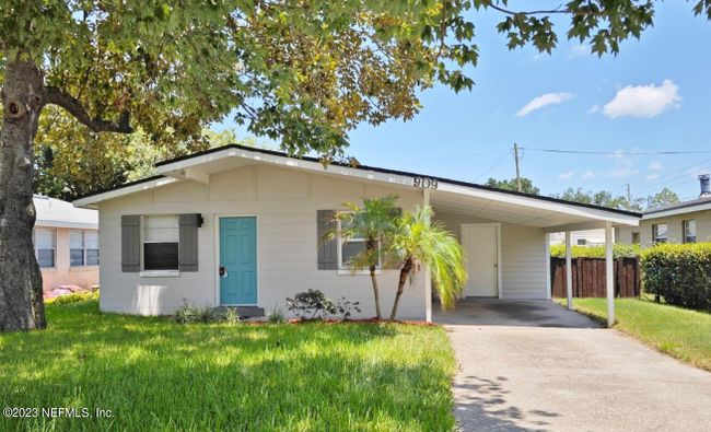 909 13 Th St N, Home with 3 bedrooms, 1 bathrooms and null parking in Jacksonville Beach FL | Image 1