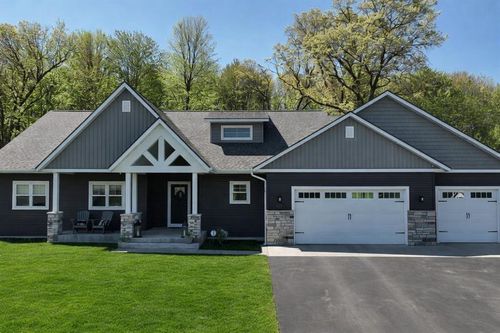 E5189 Basswood Rd, Eau Claire, WI, 54701-2824 | Card Image