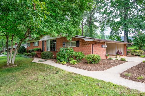 827 23rd Avenue Ne, Hickory, NC, 28601 | Card Image