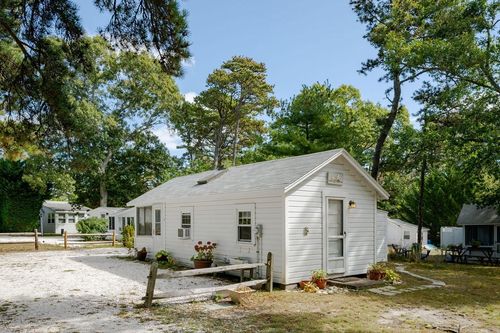 e-1937 State Hwy Rte 6, Wellfleet, MA, 02667-8900 | Card Image