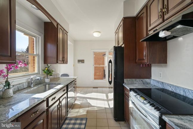 1537 Cedar Ave, Townhouse with 4 bedrooms, 5 bathrooms and null parking in MCLEAN VA | Image 18
