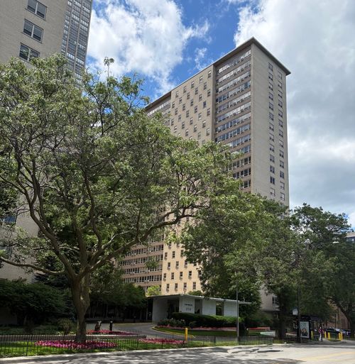 1908-3950 Lake Shore Dr, Chicago, IL, 60613-5577 | Card Image