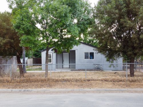 395 S W St, Porterville, CA, 93257-5141 | Card Image
