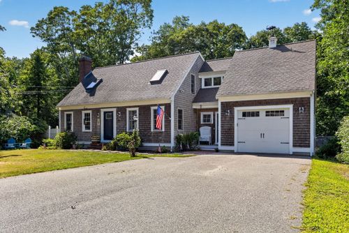 11 Burbank Street, Sandwich, MA, 02563 | Card Image