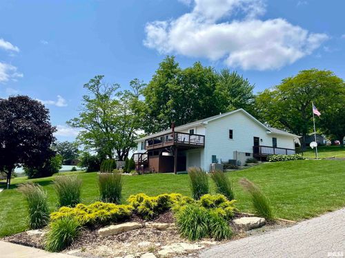 124 Riverview Heights Dr, Le Claire, IA, 52753-9516 | Card Image