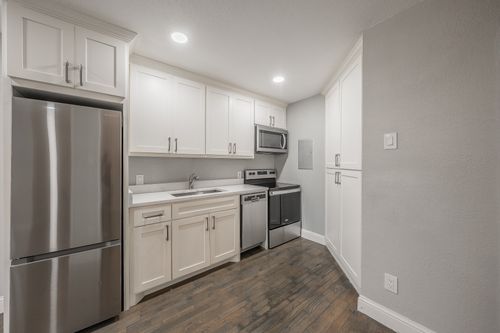 b08-5757 Martel Ave, Dallas, TX, 75206-5765 | Card Image