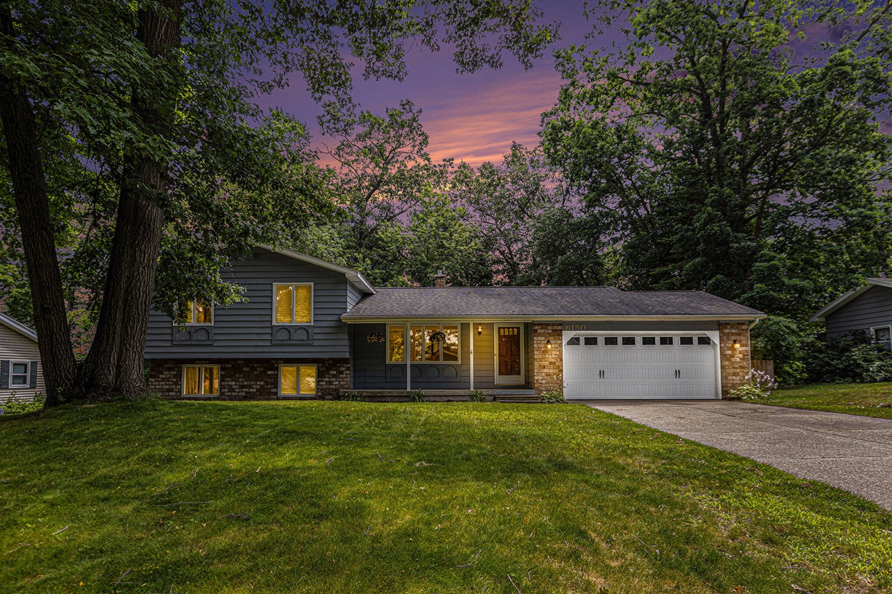 Capitan Dr, Grand Rapids, MI 49546