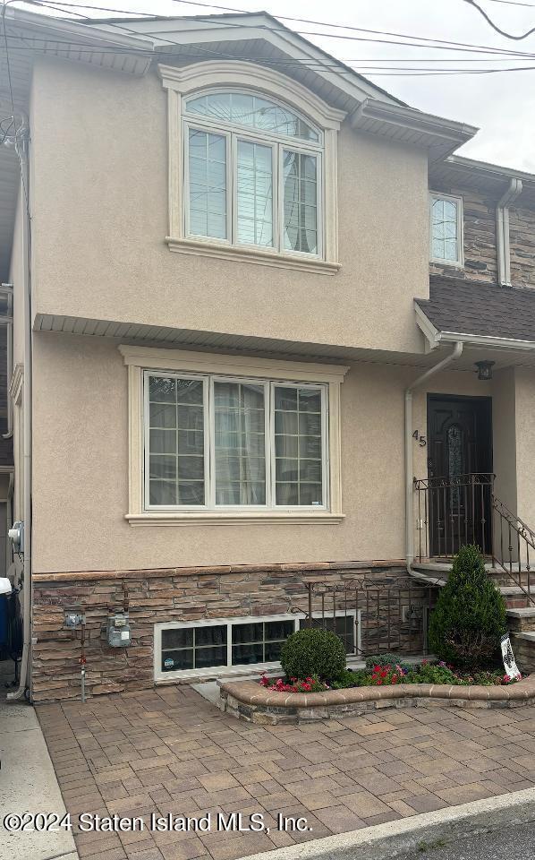 Peachtree Ln, Staten Island, NY 10309
