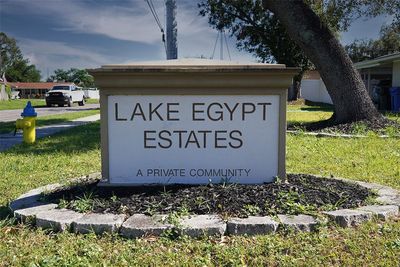 Estate sign | Image 1