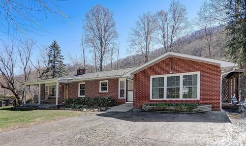 2541 Dellwood Rd, Waynesville, NC, 28786-9245 | Card Image