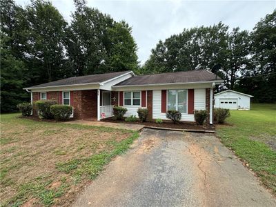 218 Ravenwood Court, House other with 3 bedrooms, 1 bathrooms and null parking in King NC | Image 1