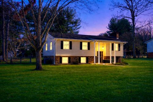 124 Forest Springs Dr, STUARTS DRAFT, VA, 24477-2911 | Card Image