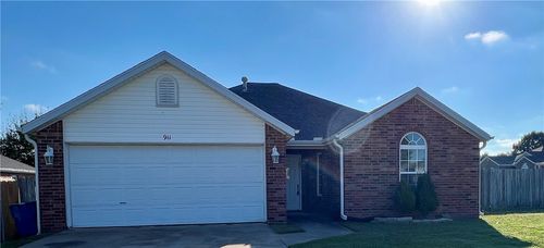 911 Sw Cheyenne Dr, Bentonville, AR, 72712-3510 | Card Image