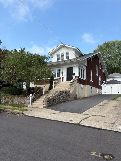 7 E Plainfield Ave, Pen Argyl, PA, 18072-1114 | Card Image