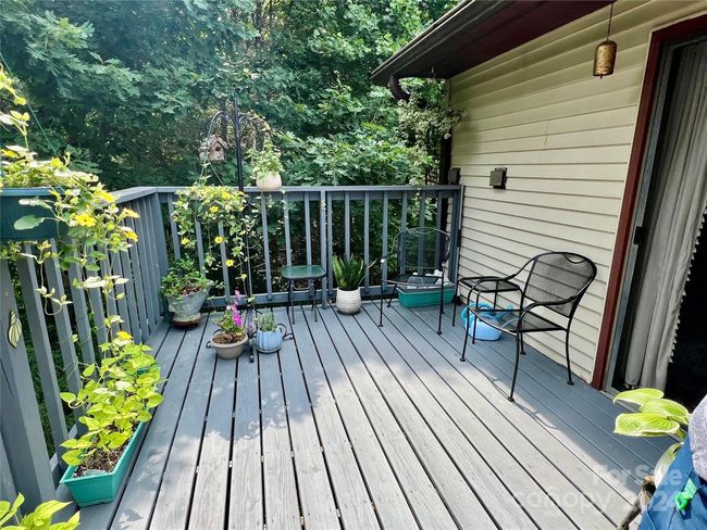 Nice rear deck! | Image 18