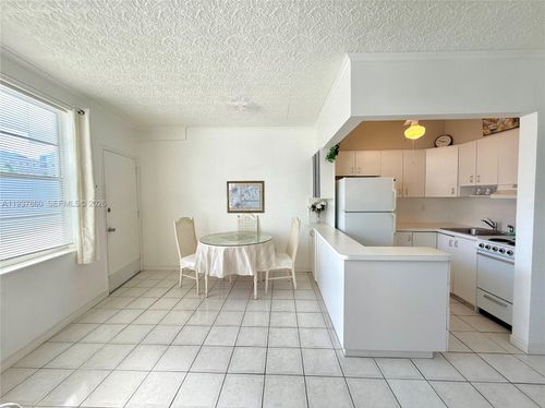 apt-305-3177 S Ocean Dr, Hallandale Beach, FL, 33009-7286 | Card Image
