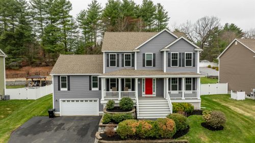 15 Schwinn Dr, Nashua, NH, 03062-2180 | Card Image