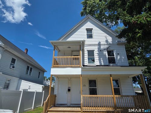 15 Walnut St, West Haven, CT, 06516-5326 | Card Image