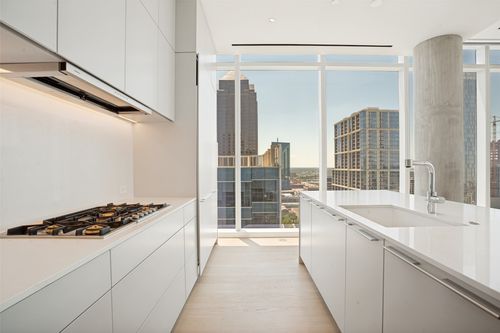 2002-1747 Leonard St, Dallas, TX, 75201-2652 | Card Image
