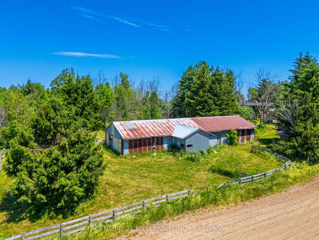 836100 4 Th Line E, House other with 3 bedrooms, 2 bathrooms and 20 parking in Mulmur ON | Image 30
