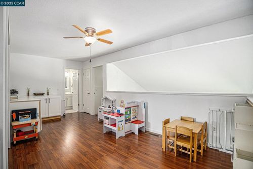 354 Hazelnut Ln, Oakley, CA, 94561-2439 | Card Image