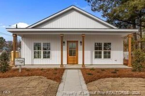206 S Wall St, Benson, NC, 27504-1630 | Card Image