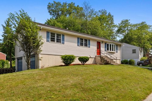 107 Carroll Rd, Hamden, CT, 06517-2609 | Card Image