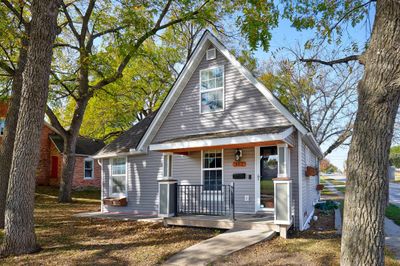 402 S 11th Street, Home with 3 bedrooms, 1 bathrooms and null parking in Adel IA | Image 1