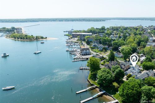 168 Sterling St, Greenport, NY, 11944-1468 | Card Image