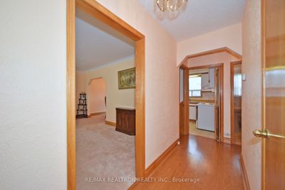 750 Glengrove Ave, House other with 2 bedrooms, 2 bathrooms and 5 parking in North York ON | Image 3