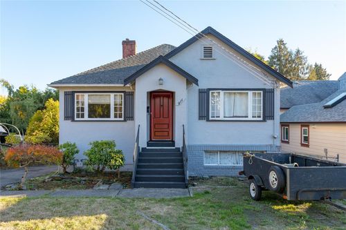 911 Darwin Ave, Victoria, BC, V8X2X8 | Card Image