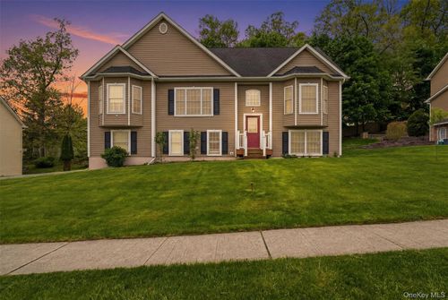 10 Village Gate Way, Monroe, NY, 10950-1548 | Card Image