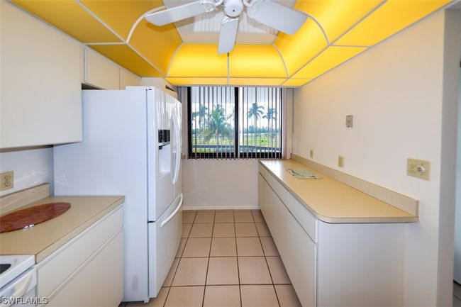 KITCHEN WITH SOUTHERN EXPOSURE WINDOW | Image 8