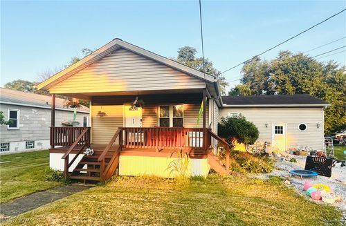617 Valley St, Minerva, OH, 44657-1546 | Card Image
