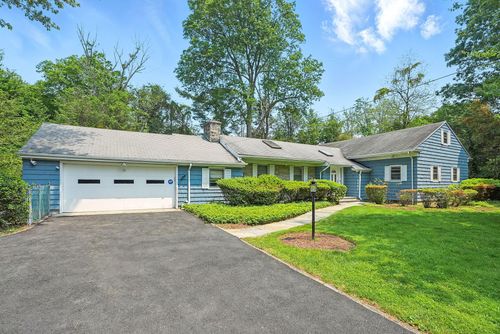 18 Barnaby Ln, Hartsdale, NY, 10530-2201 | Card Image