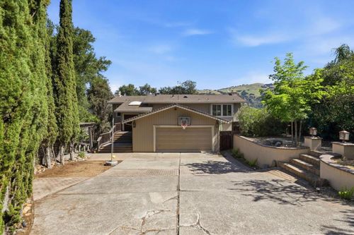 17200 Copper Hill Dr, Morgan Hill, CA, 95037-6520 | Card Image