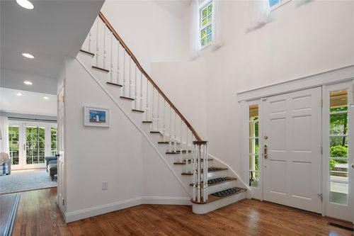 42 Chestnut Ridge Rd, North Castle, NY, 10504-3001 | Card Image